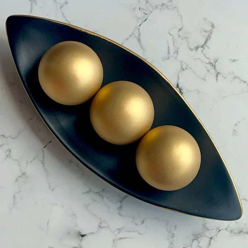 Centro de Mesa Barca com 3 Esferas – Decoração Sofisticada para Sala | Lar Criativo